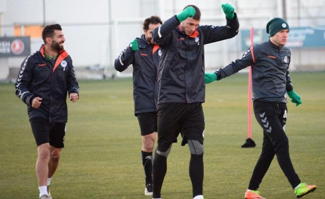 Atiker Konyaspor, 6 eksikle çalıştı