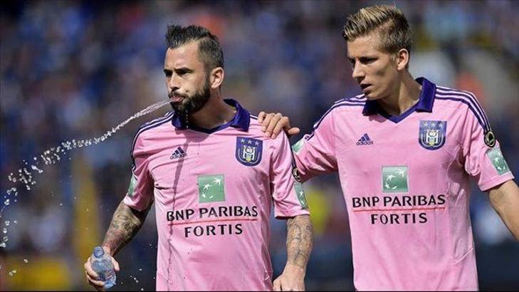 Anderlecht ikinci yarıda teslim oldu: 2-2