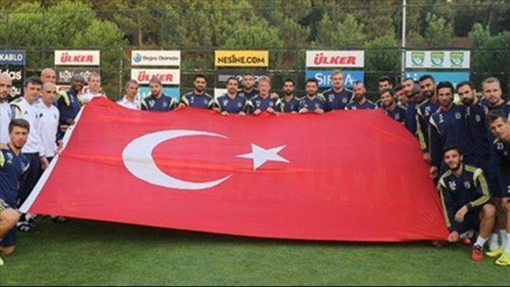 Şampiyon'dan bayraklı kutlama