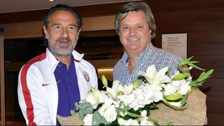 Cesare Prandelli'ye çiçek sürprizi