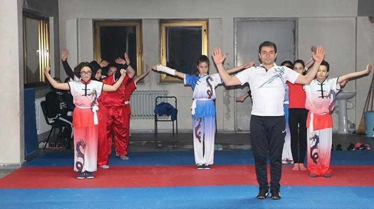 İç savaştan kaçtıkları Türkiye'de Wushu Taoli sporunu öğretiyorlar