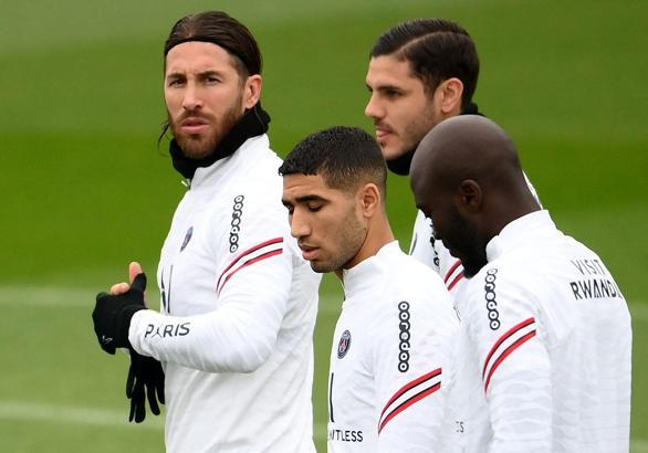 Paris Saint-Germain'e Sergio Ramos'tan iyi haber!
