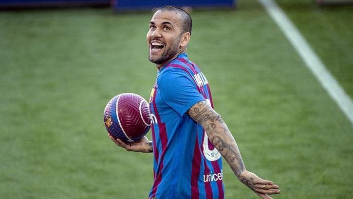 Dani Alves'ten büyük fedakârlık! Maaşı ortaya çıktı