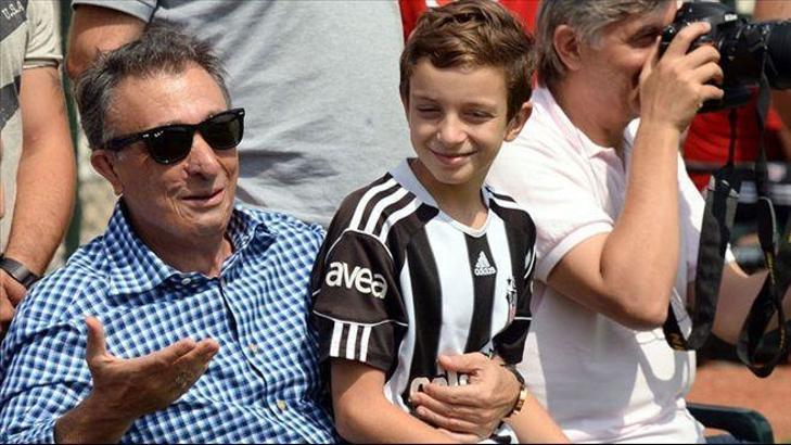 'Çok iyi bir sağ bek ve 10 numara alacağız'