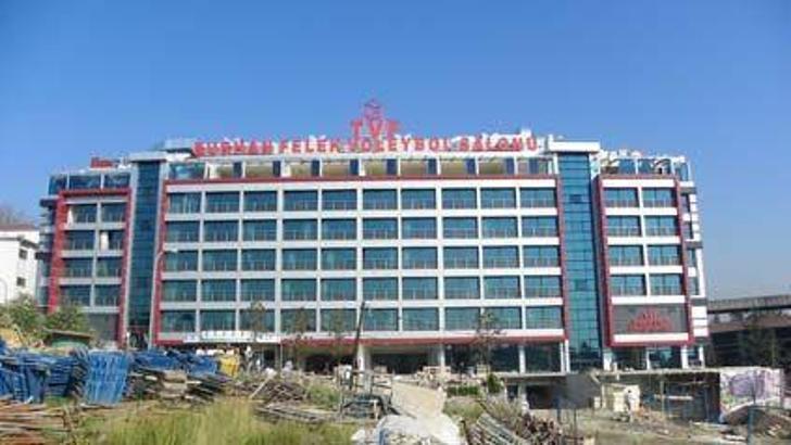 Burhan Felek'te ilk servis