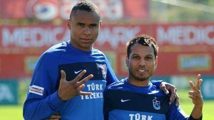 Alanzinho ve Jaja üzgün