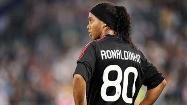 Ronaldinho kalmak istiyor