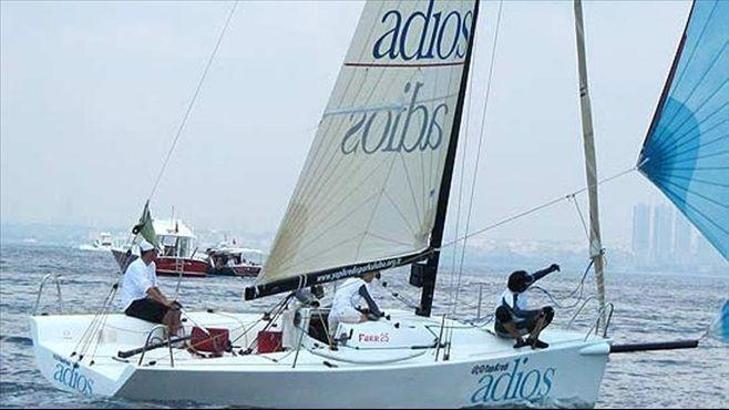 İstanbul'da üç teknelik regatta!