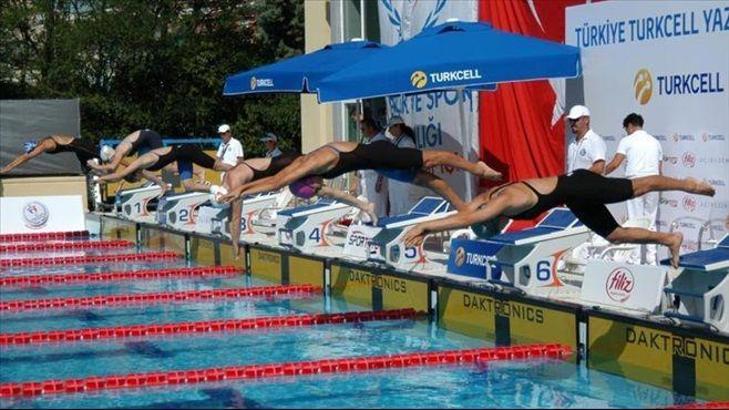 TSYD Yüzme Takımı'ndan 16 rekor