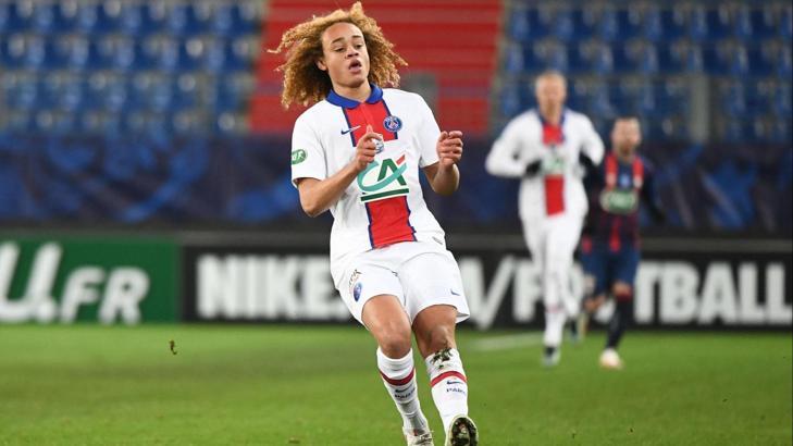 Transfer haberi: Barcelona'da Xavi Hernandez'in gözü Xavi Simons'ta