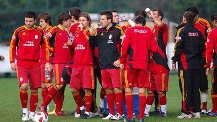 Aslan kampa giriyor