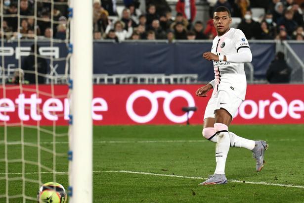 Kylian Mbappe'den PSG açıklaması! Ayrılacak mı?