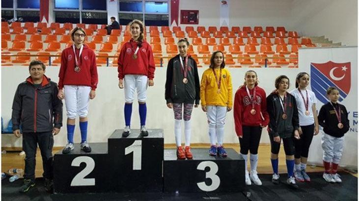 Açık turnuva finalini minikler yaptı