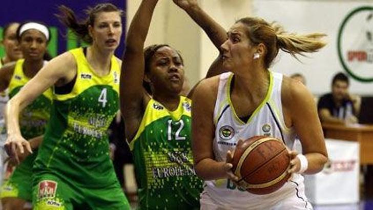 Fener'in kızları esti: 89-72