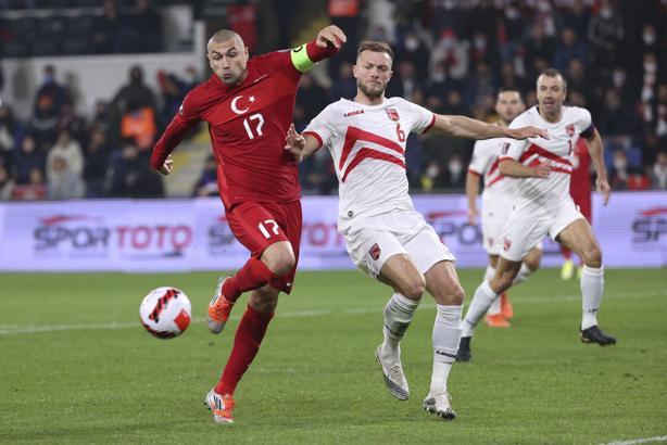 Burak Yılmaz'dan Cebelitarık maçında üç asist!