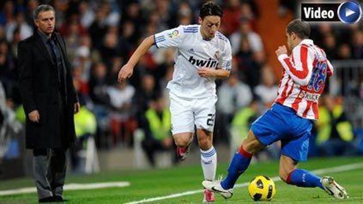 Mesut rakiplerini ipe dizdi!