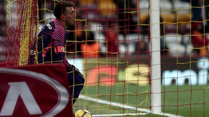 Galatasaray'da Muslera'nın performansı düşüşte