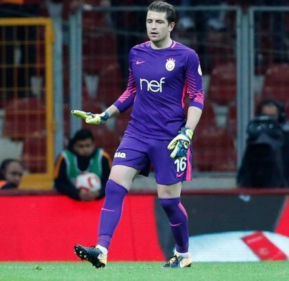 Cedric Carrasso: Galatasaray'dan büyüğünü görmedim!