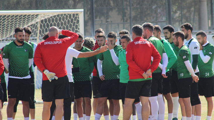Denizlispor'da kırmızı kart gören oyunculara para cezası