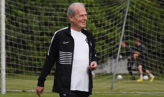 Altay'da Mustafa Denizli kendinden emin