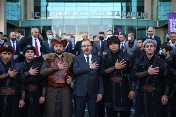 Bakan Kasapoğlu, Bilecik'e yapılacak gençlik ve spor yatırımlarını açıkladı