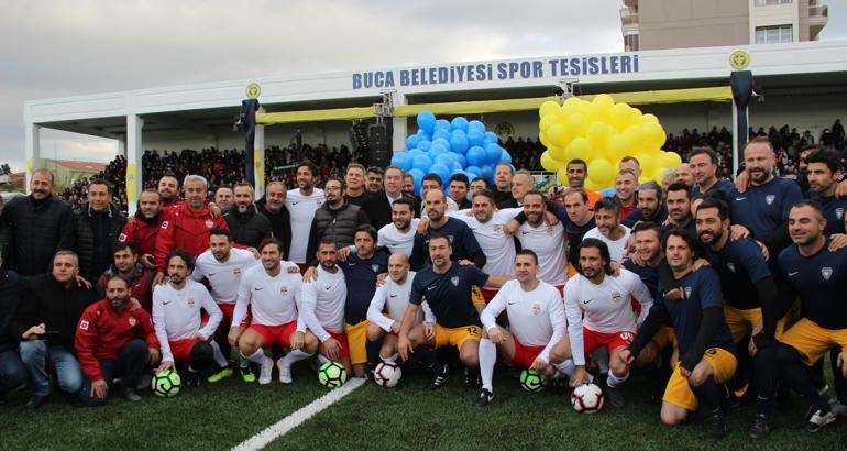 Türk futbolunun efsaneleri dostluk maçında buluştu
