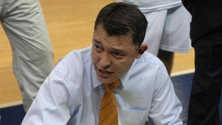Okan Çevik basketbola döndü