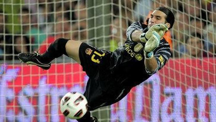 Barça kalecisi Pinto'ya ıslık cezası