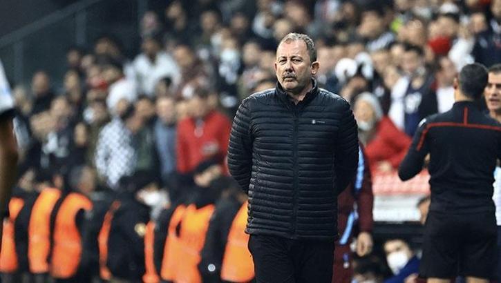 Beşiktaş'ta Sergen Yalçın'dan Trabzonspor maçı değerlendirmesi: Çok çabuk toparlanmalıyız, lige dönmeliyiz