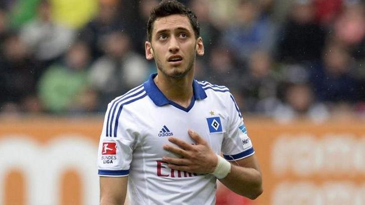 Hakan Çalhanoğlu resmen Bayer Leverkusen'de