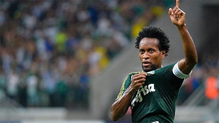 Ze Roberto kramponları astı