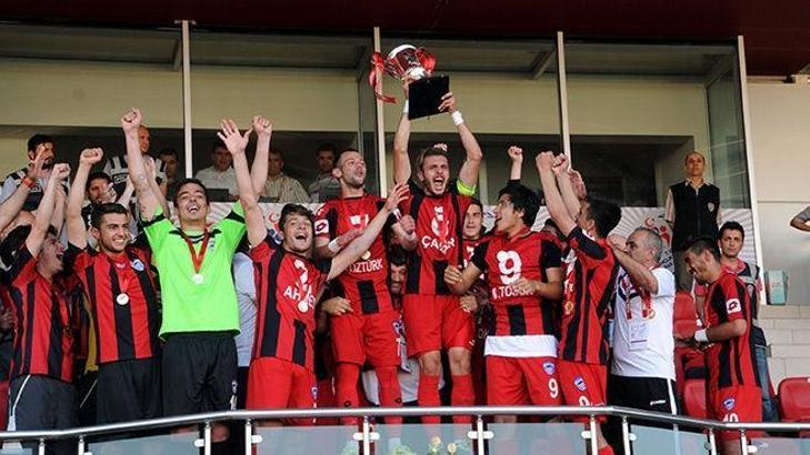 Hacettepe'de 4 imza