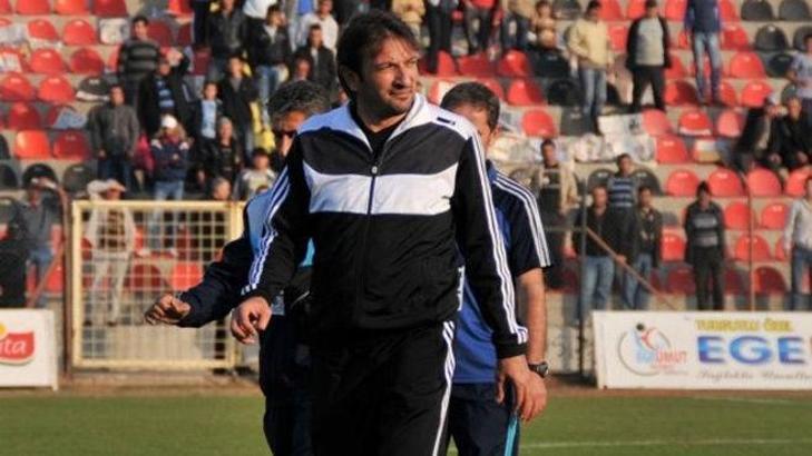 Turgutluspor, teknik direktörlüğe Cinel'i getirdi