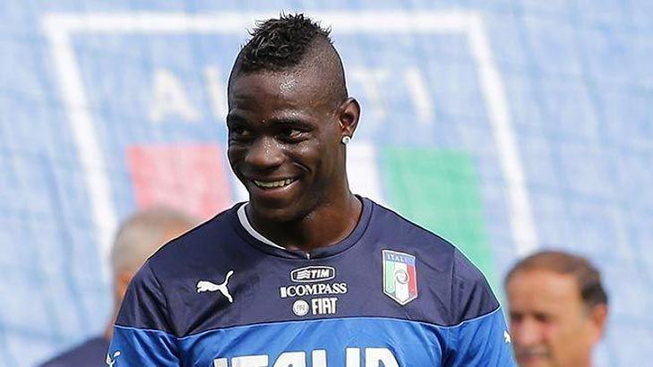 Balotelli, Kraliçe'den öpücük bekliyor