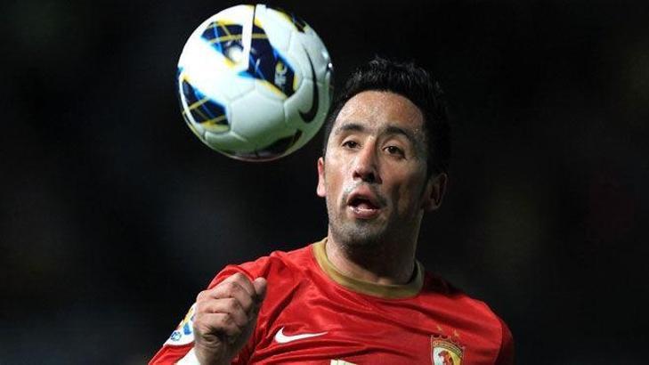 7 Numara Lucas Barrios!