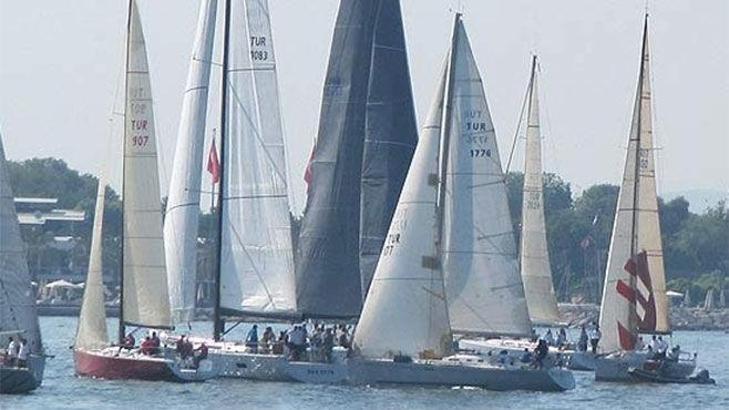 Marmara-Adalar yarışında dönüş şamandırası battı