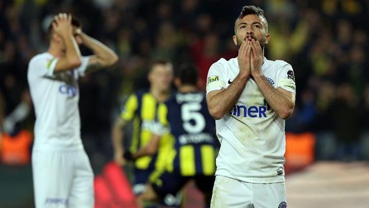 Özgür Çek sosyal medyada olay oldu!