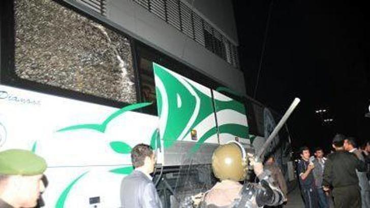 Konyaspor otobüsü taşlandı