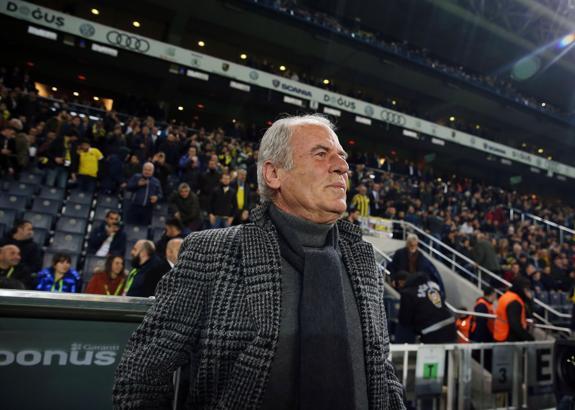 Mustafa Denizli: Hakemlere güvenimiz tam