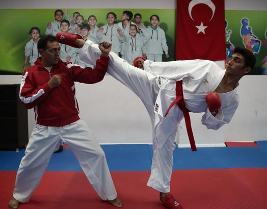 Milli karateci, antrenör babasının hayalini gerçekleştirdi