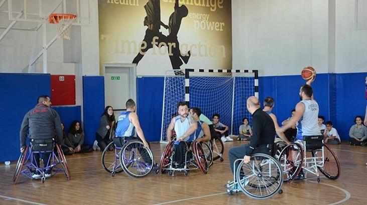 Engelliler Günü'ne basketbol maçı ile dikkat çektiler