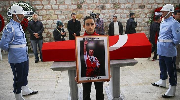 Naim Süleymanoğlu son yolcuğuna uğurlandı