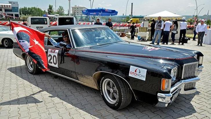 Klasik otomobil rallisi başladı