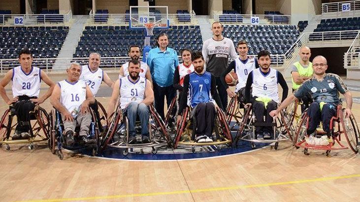 Pamukkale Belediyespor sahaya iniyor