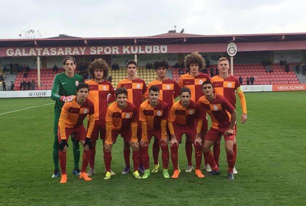 Günün ilk derbisi Galatasaray'ın