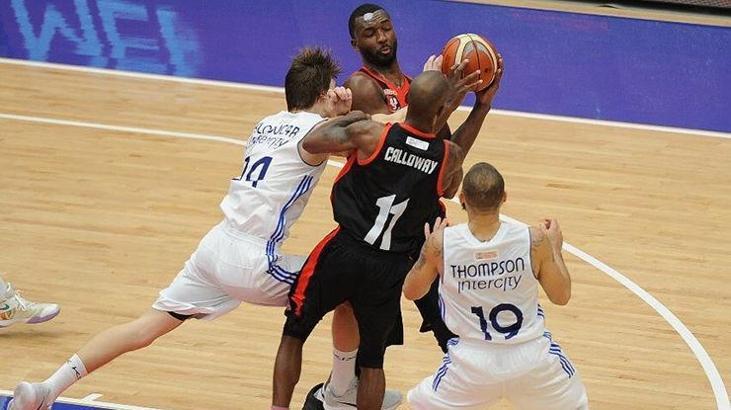 İstanbul Büyükşehir Belediyespor: 77 - Muratbey Uşak: 73