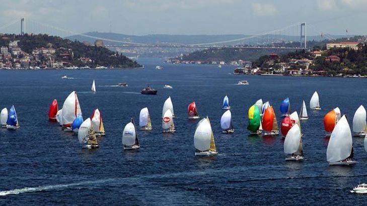İstanbul Boğazı'nda yelken festivali