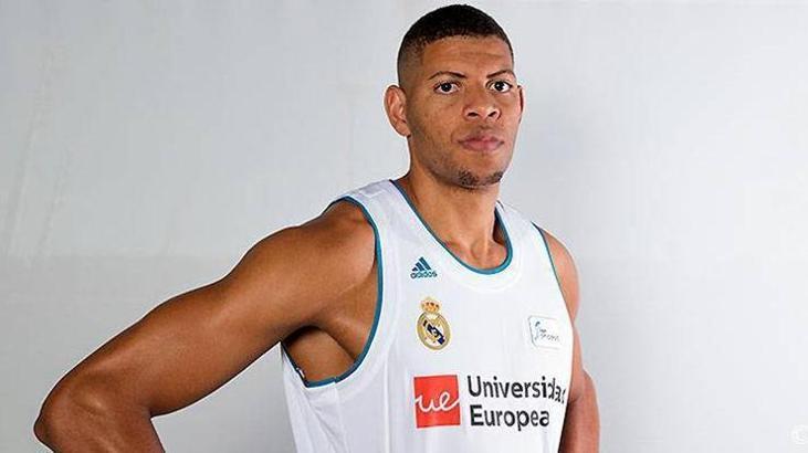 Walter Tavares resmen Real Madrid'de