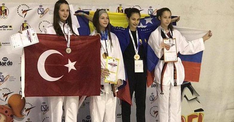 Şefika Çakal gümüş madalya elde etti