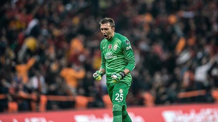 Muslera gitmek istiyor!